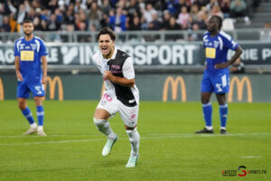 football (ligue 3 betclic journée 9) : amiens sc v fc villefranche beaujolais