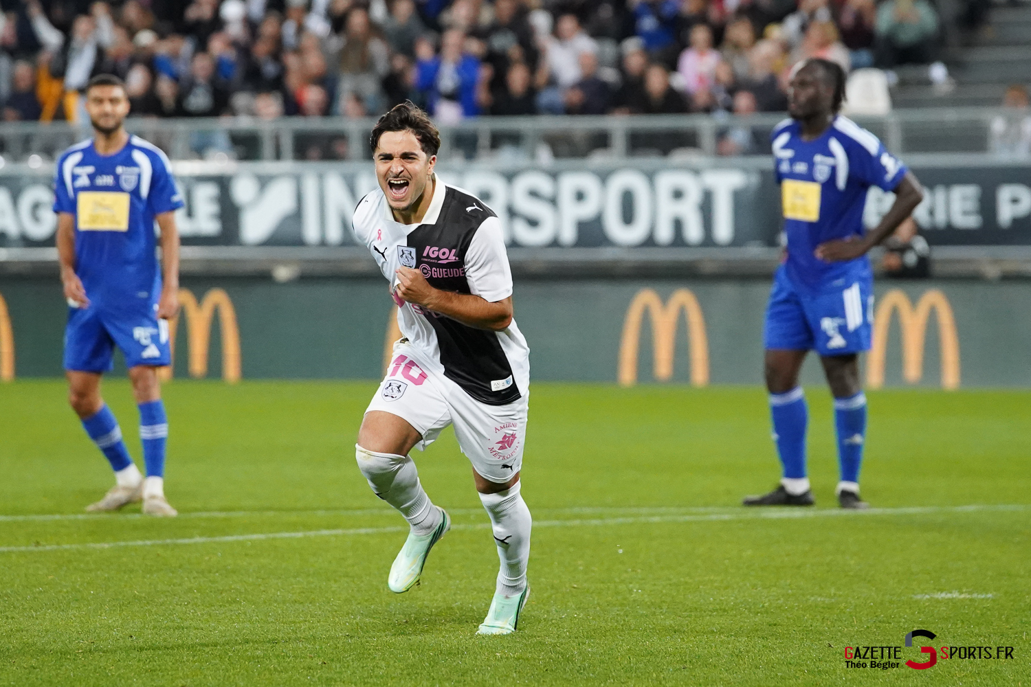 football (ligue 3 betclic journée 9) : amiens sc v fc villefranche beaujolais