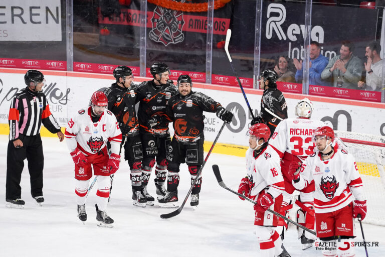 célébration des gothiques d'amiens suite au but de nick seitz (52)